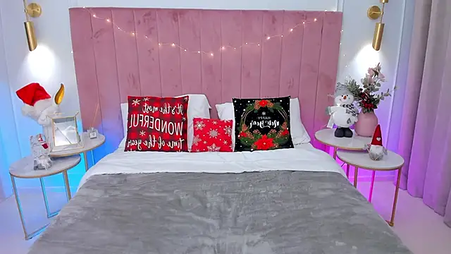 MilaVoxx online show from December 23, 6:00 am