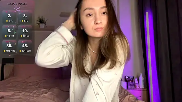 Eva Eva  online show from September 24, 1:09 am