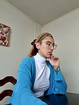 Snapshot of Afrania chatting on December 12, 4:10 pm Afrania online show from December 12, 4:10 pm