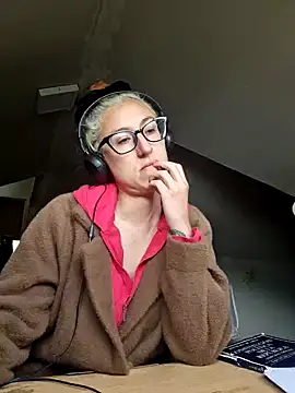 Snapshot of Afrania chatting on December 25, 4:43 pm Afrania online show from December 25, 4:43 pm