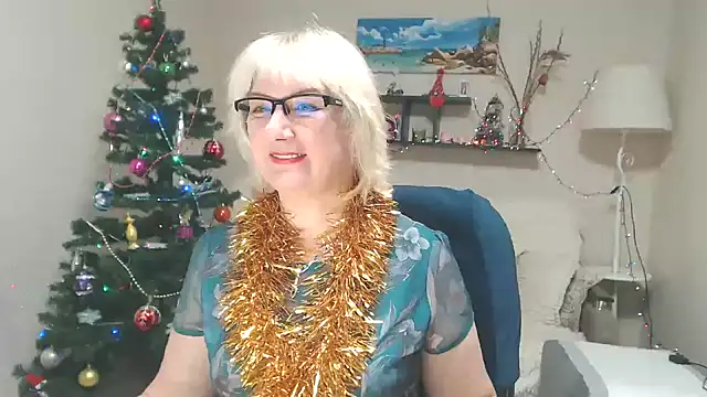Snapshot of FleurMays chatting on January 5, 4:47 am FleurMays online show from January 5, 4:47 am