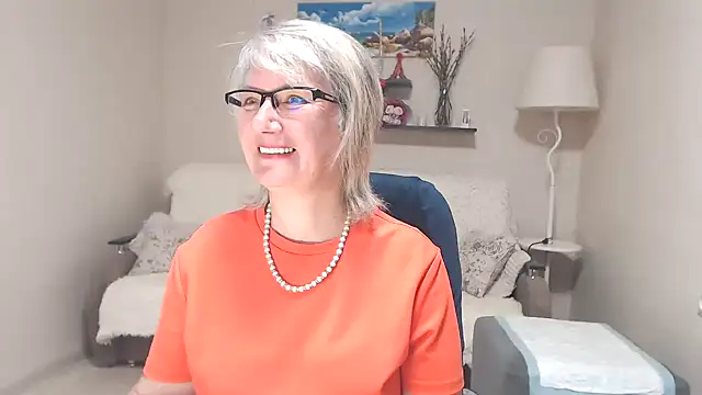 FleurMays online show from July 19, 6:06 am