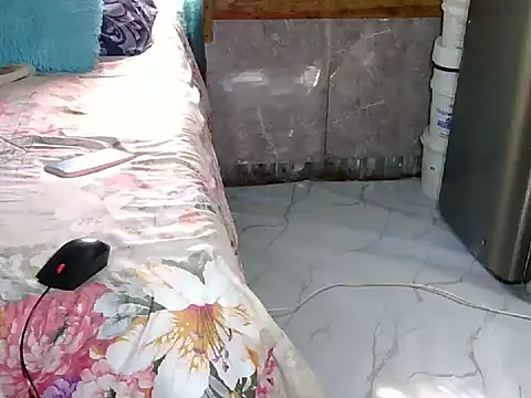 Snapshot of Zuzu_angel chatting on July 21, 8:49 am Zuzu angel online show from July 21, 8:49 am