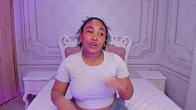 Snapshot of Leah_Sweetie chatting on March 4, 2:21 pm Leah Sweetie online show from March 4, 2:21 pm