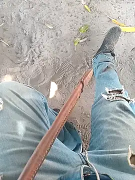 Snapshot of lele9457 chatting on February 12, 3:05 pm lele9457 online show from February 12, 3:05 pm