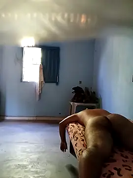 Snapshot of lele9457 chatting on February 19, 12:44 pm lele9457 online show from February 19, 12:44 pm