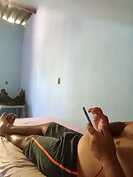 Snapshot of lele9457 chatting on March 8, 1:57 pm lele9457 online show from March 8, 1:57 pm