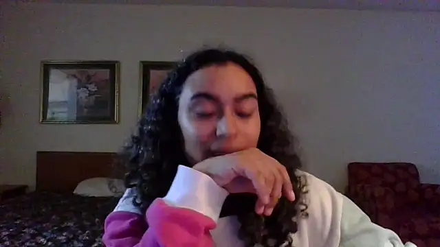 cinnaminnie online show from December 26, 3:53 pm