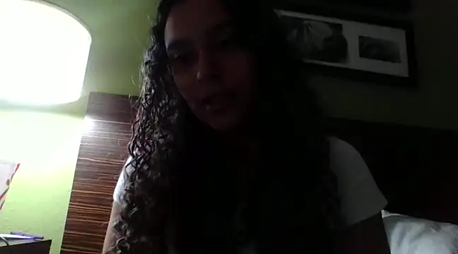 cinnaminnie online show from January 10, 3:39 am