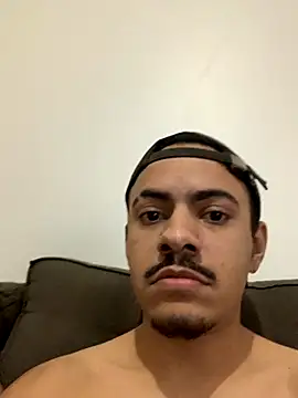 Snapshot of GabeHian1903 chatting on September 13, 4:34 am GabeHian1903 online show from September 13, 4:34 am