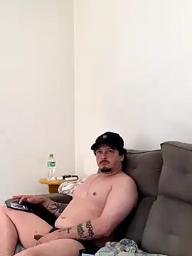 Snapshot of GabeHian1903 chatting on October 19, 12:06 pm GabeHian1903 online show from October 19, 12:06 pm