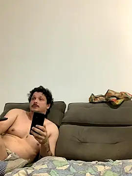 Snapshot of GabeHian1903 chatting on November 16, 2:28 am GabeHian1903 online show from November 16, 2:28 am