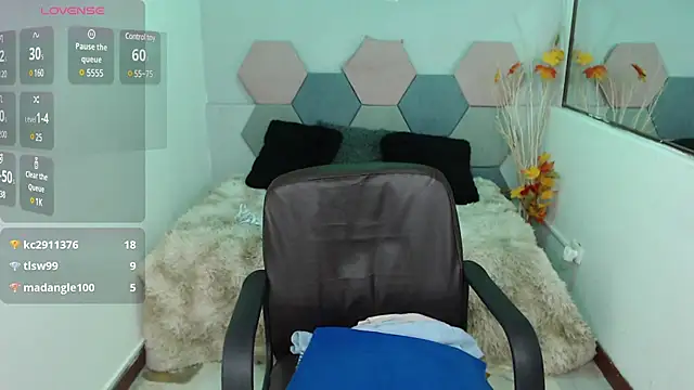 CharloteTaylor  online show from February 15, 6:55 am