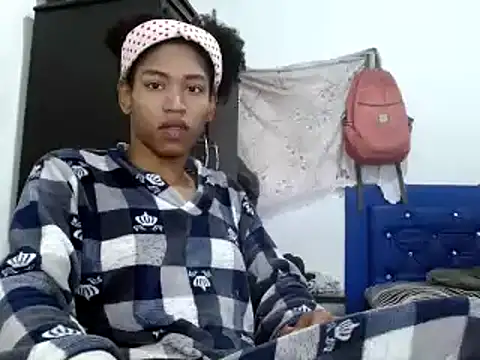 Snapshot of miriam775 chatting on December 2, 11:23 am miriam775 online show from December 2, 11:23 am