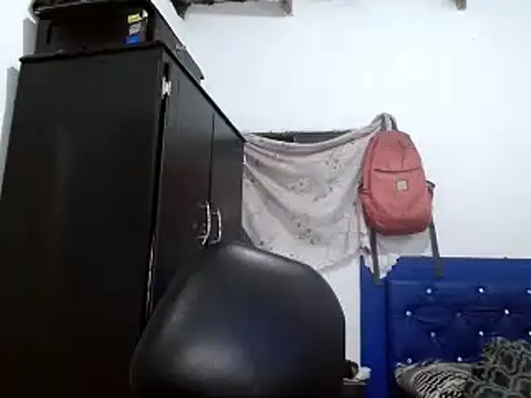 Snapshot of miriam775 chatting on December 3, 11:11 am miriam775 online show from December 3, 11:11 am