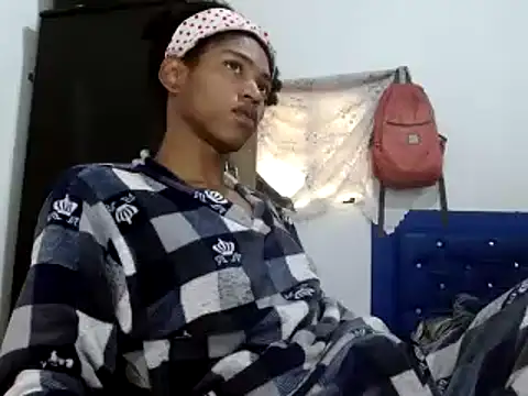 Snapshot of miriam775 chatting on December 4, 2:26 pm miriam775 online show from December 4, 2:26 pm