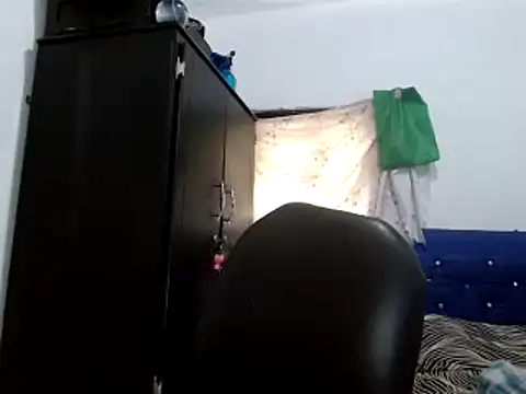 Snapshot of miriam775 chatting on December 10, 3:55 pm miriam775 online show from December 10, 3:55 pm