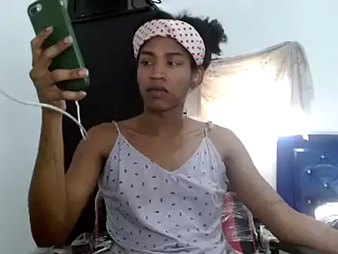 Snapshot of miriam775 chatting on December 12, 7:15 pm miriam775 online show from December 12, 7:15 pm