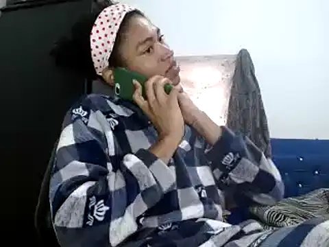 Snapshot of miriam775 chatting on December 21, 1:42 pm miriam775 online show from December 21, 1:42 pm