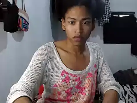 Snapshot of miriam775 chatting on December 22, 8:14 pm miriam775 online show from December 22, 8:14 pm