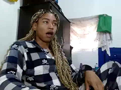 Snapshot of miriam775 chatting on December 30, 12:42 pm miriam775 online show from December 30, 12:42 pm