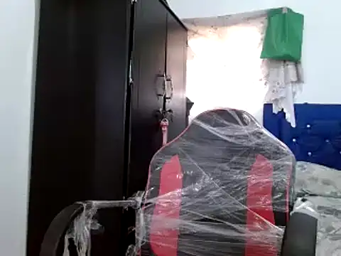 Snapshot of miriam775 chatting on December 30, 3:57 pm miriam775 online show from December 30, 3:57 pm