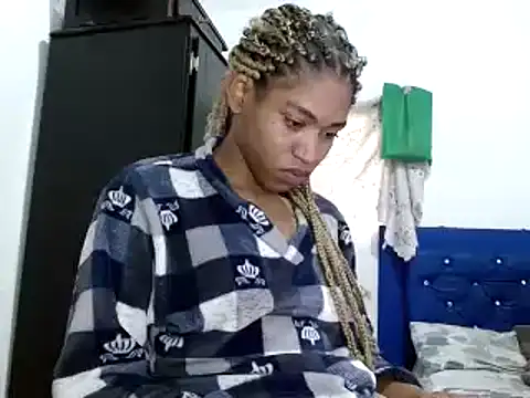 Snapshot of miriam775 chatting on January 8, 12:26 pm miriam775 online show from January 8, 12:26 pm