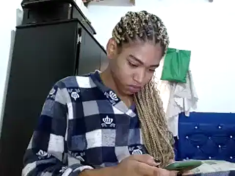 Snapshot of miriam775 chatting on January 9, 12:30 pm miriam775 online show from January 9, 12:30 pm