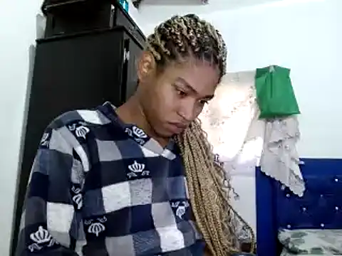 Snapshot of miriam775 chatting on January 11, 12:40 pm miriam775 online show from January 11, 12:40 pm