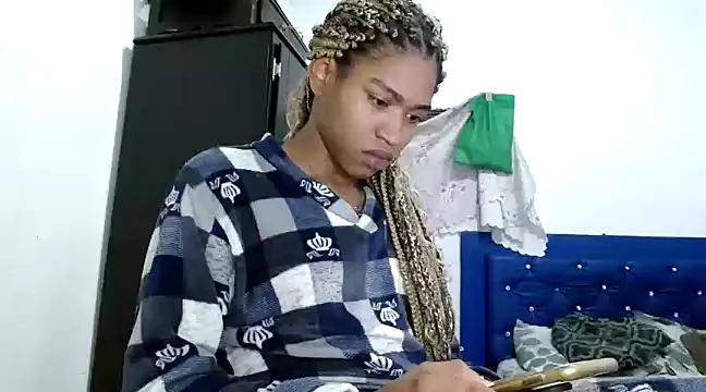 Snapshot of miriam775 chatting on January 13, 11:30 am miriam775 online show from January 13, 11:30 am