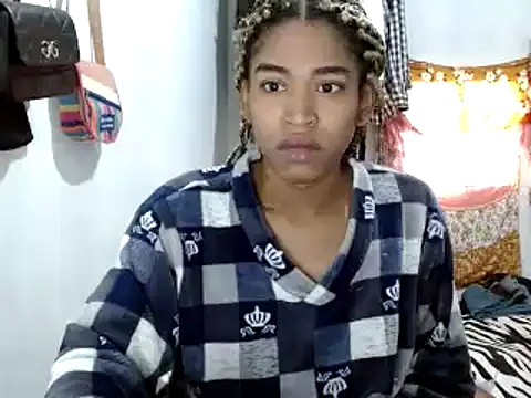 Snapshot of miriam775 chatting on January 22, 12:17 pm miriam775 online show from January 22, 12:17 pm