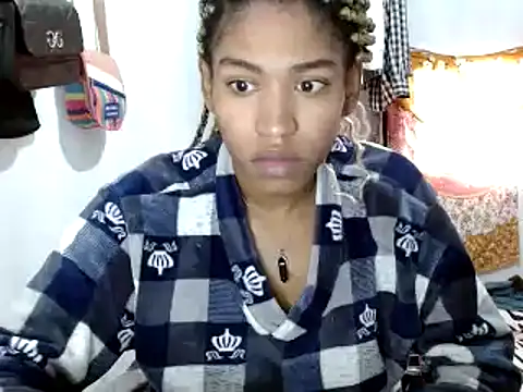 Snapshot of miriam775 chatting on January 24, 12:31 pm miriam775 online show from January 24, 12:31 pm