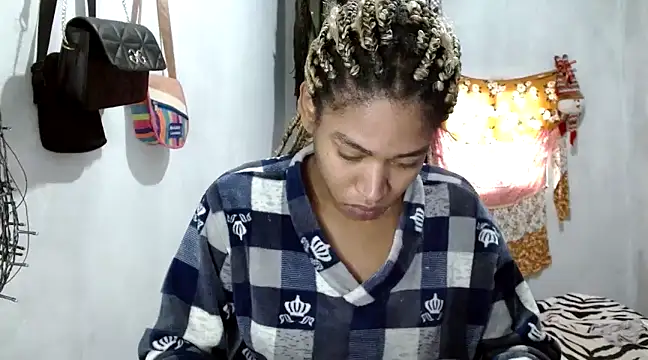 Snapshot of miriam775 chatting on January 28, 1:05 pm miriam775 online show from January 28, 1:05 pm