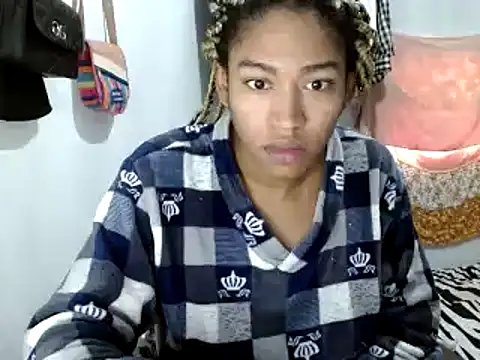 Snapshot of miriam775 chatting on February 9, 1:14 pm miriam775 online show from February 9, 1:14 pm