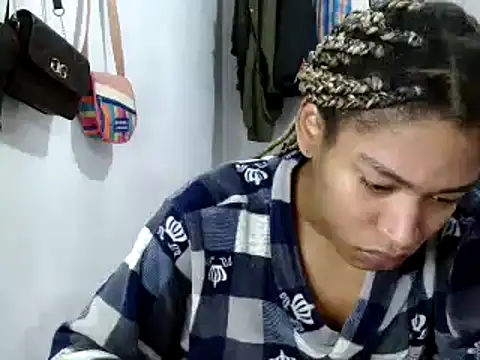 Snapshot of miriam775 chatting on February 22, 1:02 pm miriam775 online show from February 22, 1:02 pm