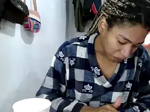 Snapshot of miriam775 chatting on February 25, 12:55 pm miriam775 online show from February 25, 12:55 pm