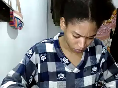 Snapshot of miriam775 chatting on March 11, 10:18 am miriam775 online show from March 11, 10:18 am