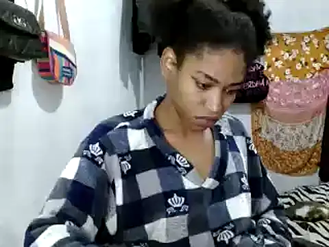 Snapshot of miriam775 chatting on March 13, 11:19 am miriam775 online show from March 13, 11:19 am