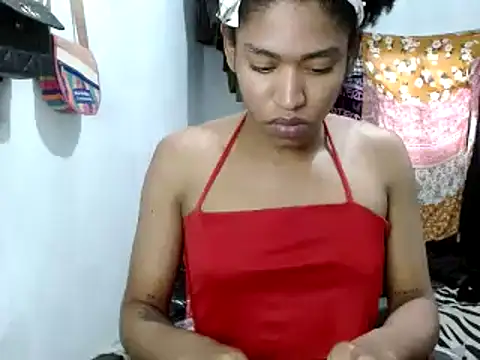 Snapshot of miriam775 chatting on March 18, 10:04 pm miriam775 online show from March 18, 10:04 pm