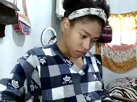 Snapshot of miriam775 chatting on March 20, 2:21 pm miriam775 online show from March 20, 2:21 pm