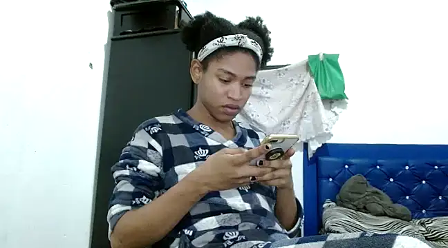 Snapshot of miriam775 chatting on March 21, 12:51 am miriam775 online show from March 21, 12:51 am