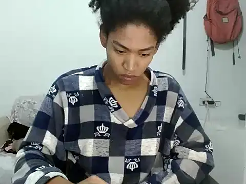 Snapshot of miriam775 chatting on September 26, 10:52 am miriam775 online show from September 26, 10:52 am