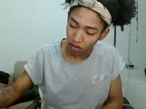 Snapshot of miriam775 chatting on September 29, 11:15 am miriam775 online show from September 29, 11:15 am