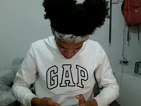 Snapshot of miriam775 chatting on September 30, 10:42 am miriam775 online show from September 30, 10:42 am