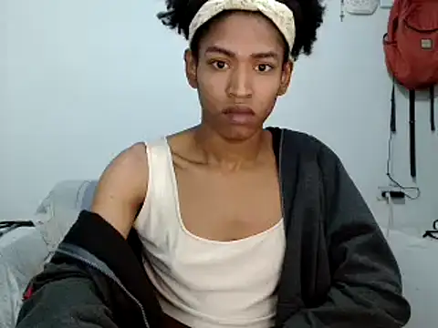 Snapshot of miriam775 chatting on October 6, 8:39 pm miriam775 online show from October 6, 8:39 pm