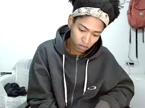 Snapshot of miriam775 chatting on October 7, 11:40 am miriam775 online show from October 7, 11:40 am