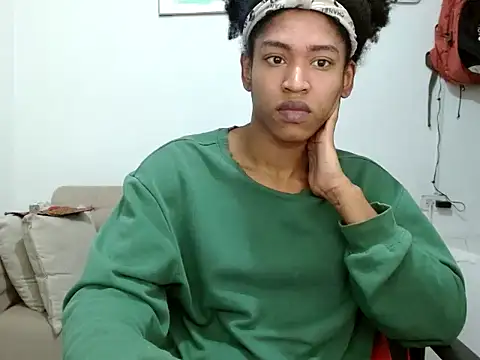 Snapshot of miriam775 chatting on February 28, 8:10 pm miriam775 online show from February 28, 8:10 pm