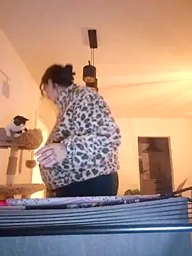 Jujuicy 97 online show from December 16, 7:08 pm