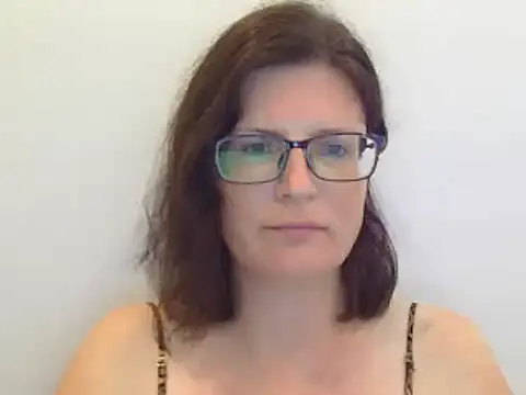 Snapshot of CrimsonMistress chatting on January 11, 3:02 am CrimsonMistress online show from January 11, 3:02 am