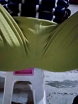 JasminePham online show from January 19, 1:10 am